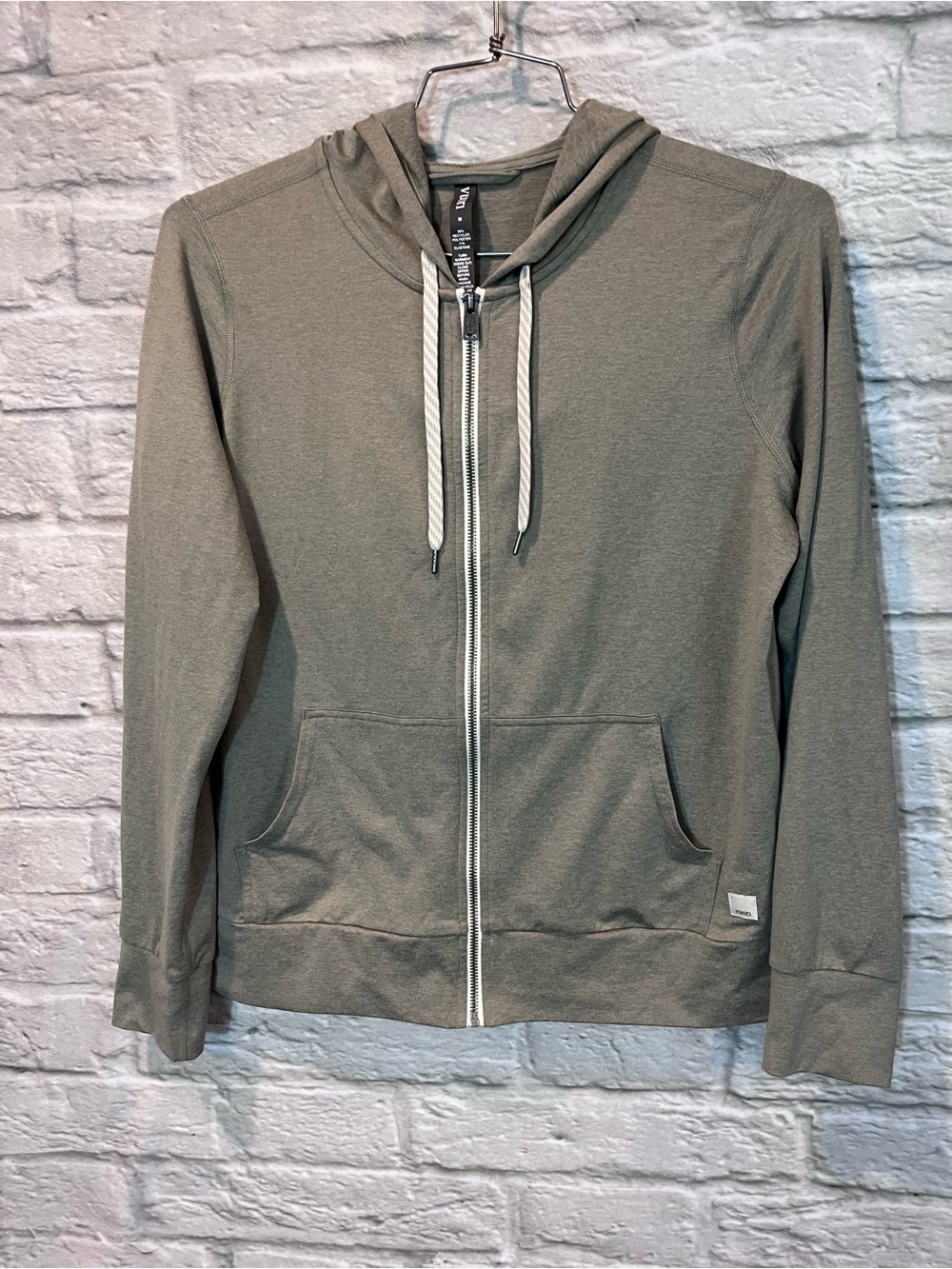 Vuori Women's Halo Performance Hoodie 2.0 Laurel Heather - Medium - Picture 2 of 10